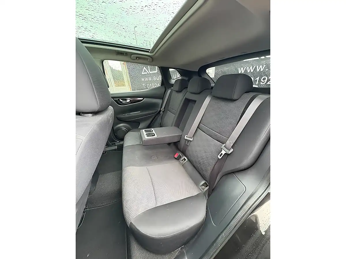 Used 2015 Nissan Qashqai N-Tec+ Black - Interior and Exterior details 17