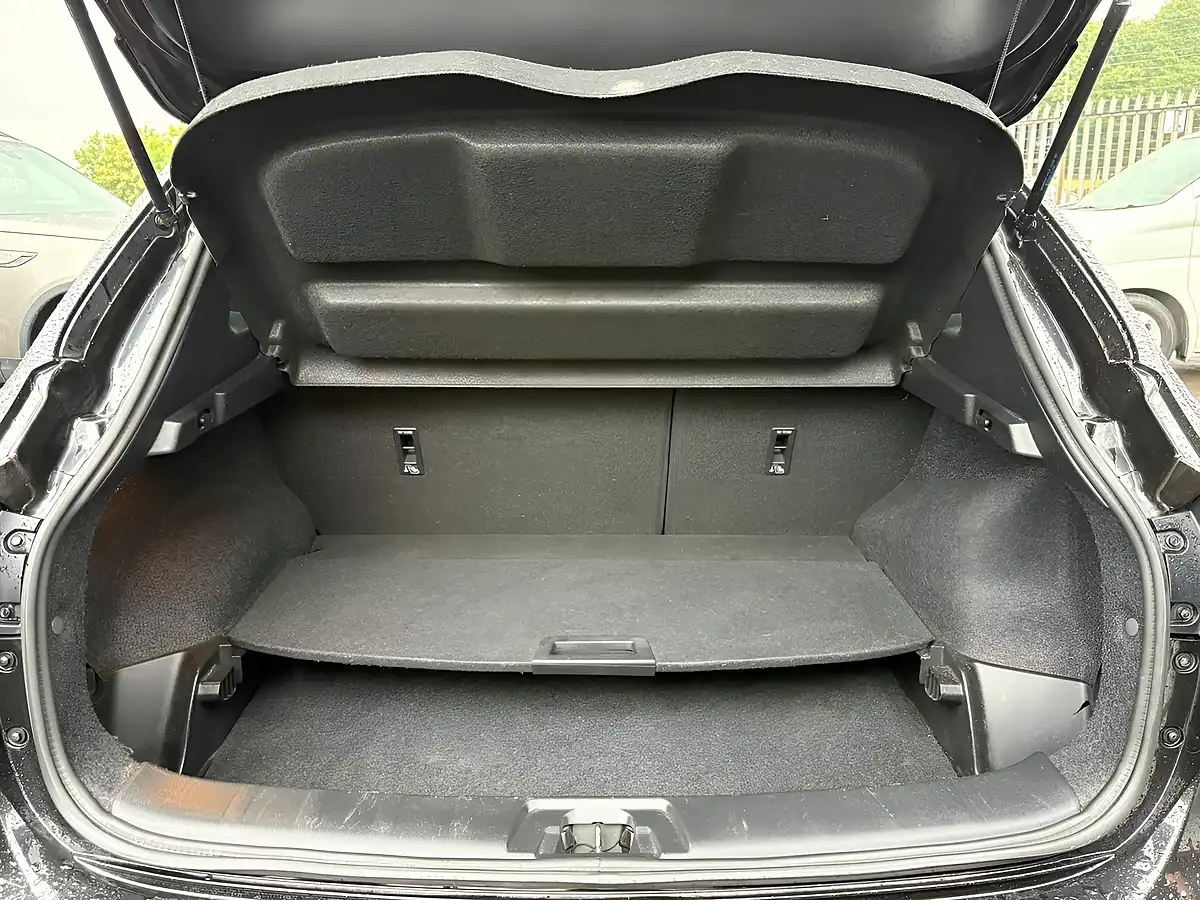 Used 2015 Nissan Qashqai N-Tec+ Black - Interior and Exterior details 19