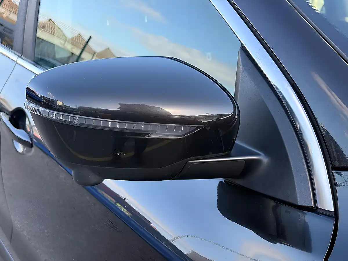 Used 2015 Nissan Qashqai N-Tec+ Black - Interior and Exterior details 11