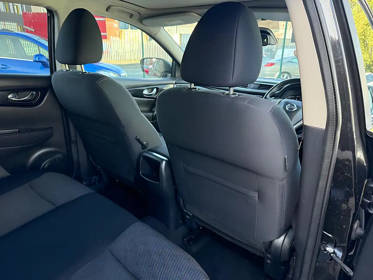 Used 2015 Nissan Qashqai N-Tec+ Black - Interior and Exterior details 14
