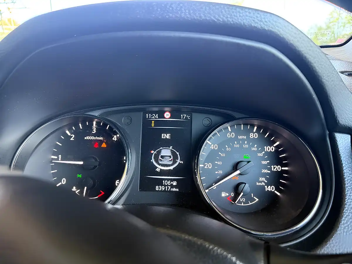 Used 2015 Nissan Qashqai N-Tec+ Black - Interior and Exterior details 15