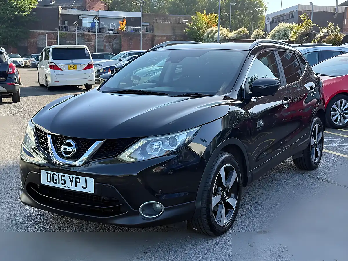 Used 2015 Nissan Qashqai N-Tec+ Black - Interior and Exterior details 4