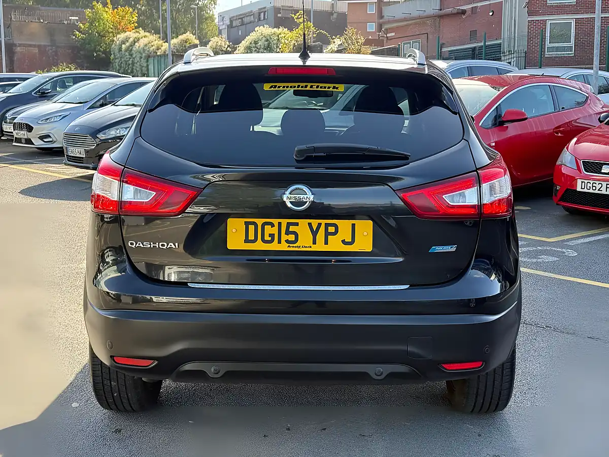 Used 2015 Nissan Qashqai N-Tec+ Black - Interior and Exterior details 8