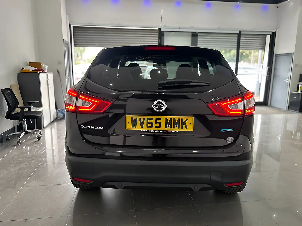 Used 2015 Nissan Qashqai N-Tec Black - Interior and Exterior details 10