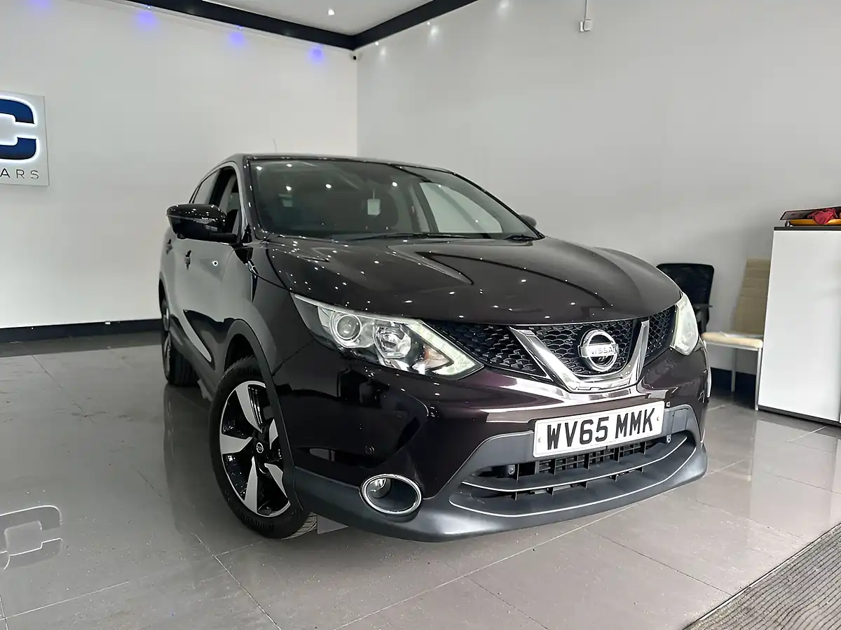 Used 2015 Nissan Qashqai N-Tec Black - Interior and Exterior details 3