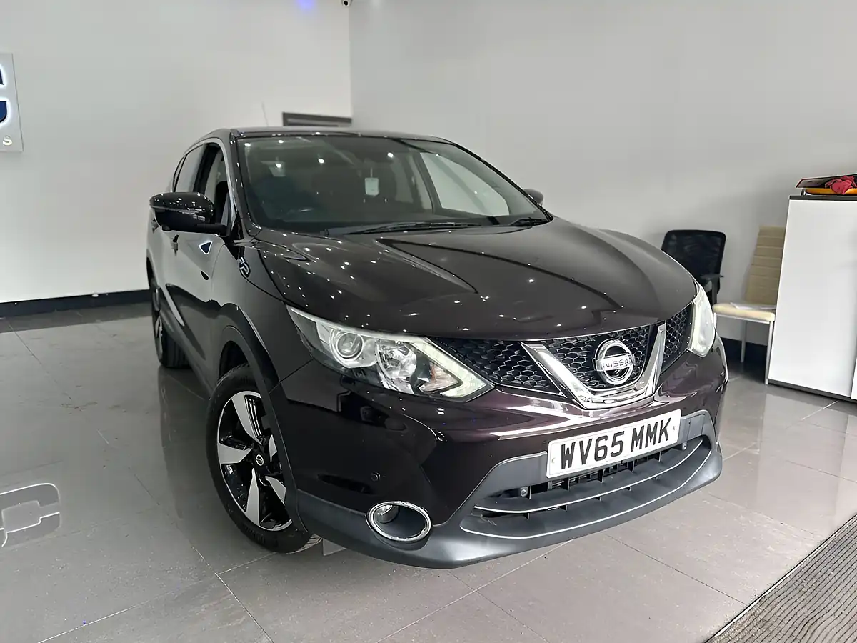 Used 2015 Nissan Qashqai N-Tec Black - Interior and Exterior details 7