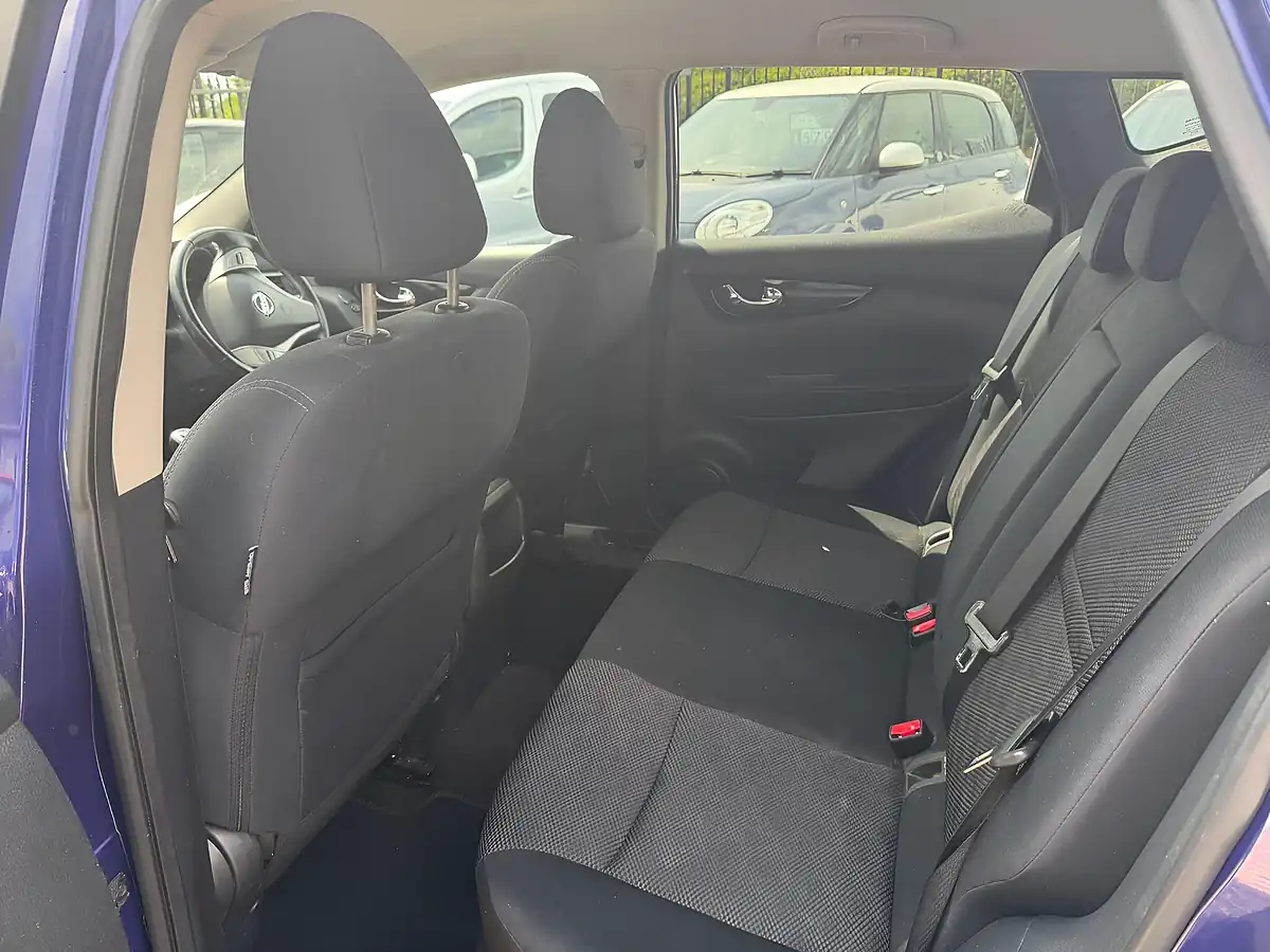 Used 2015 Nissan Qashqai N-Tec Blue - Interior and Exterior details 10