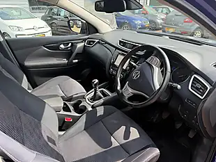 Used 2015 Nissan Qashqai N-Tec Blue - Interior and Exterior details 3