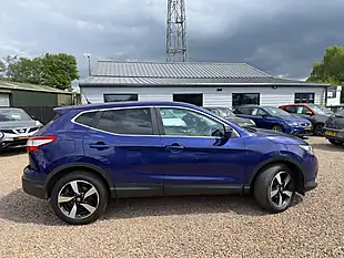 Used 2015 Nissan Qashqai N-Tec Blue - Interior and Exterior details 6