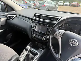 Used 2015 Nissan Qashqai N-Tec Blue - Interior and Exterior details 7