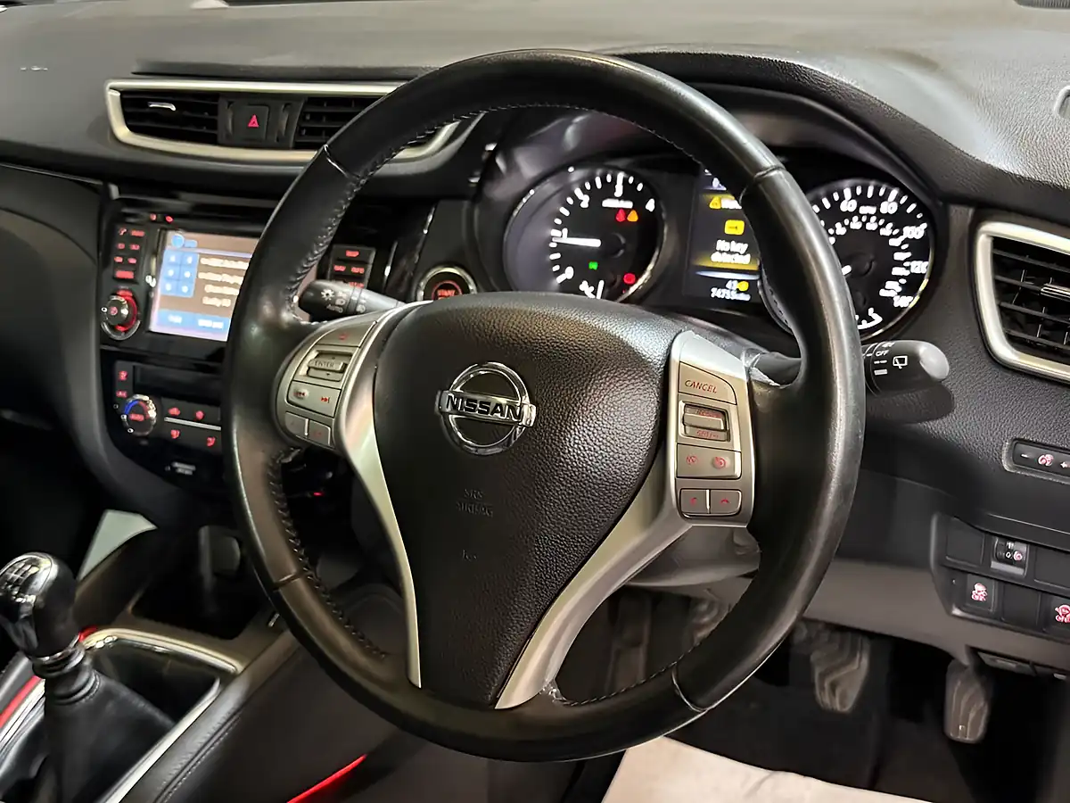 Used 2015 Nissan Qashqai N-Tec+ Blue - Interior and Exterior details 9