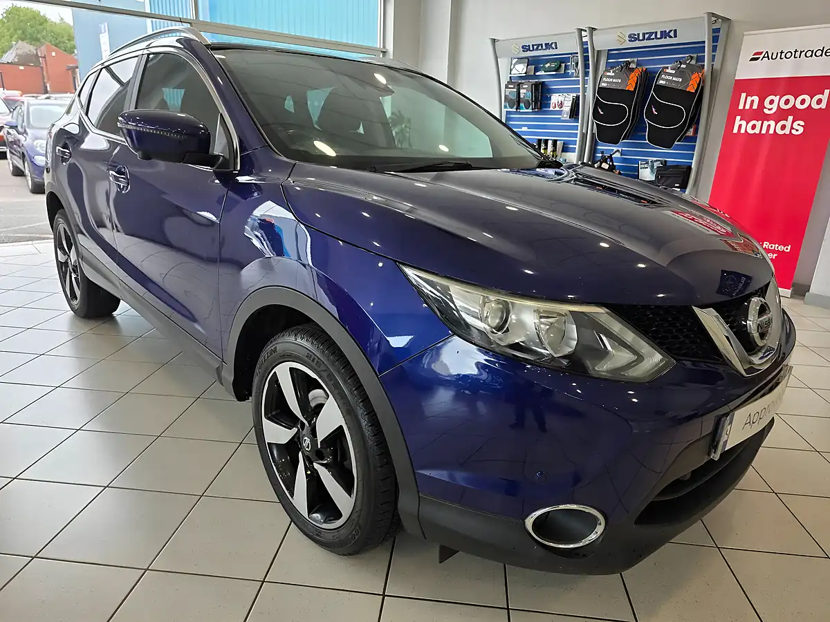 Used 2015 Nissan Qashqai N-Tec+ Blue - Front View