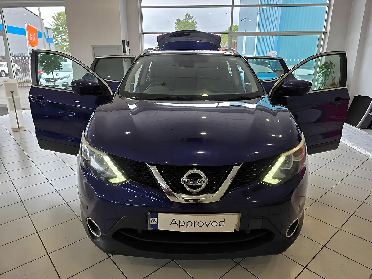 Used 2015 Nissan Qashqai N-Tec+ Blue - Interior and Exterior details 2