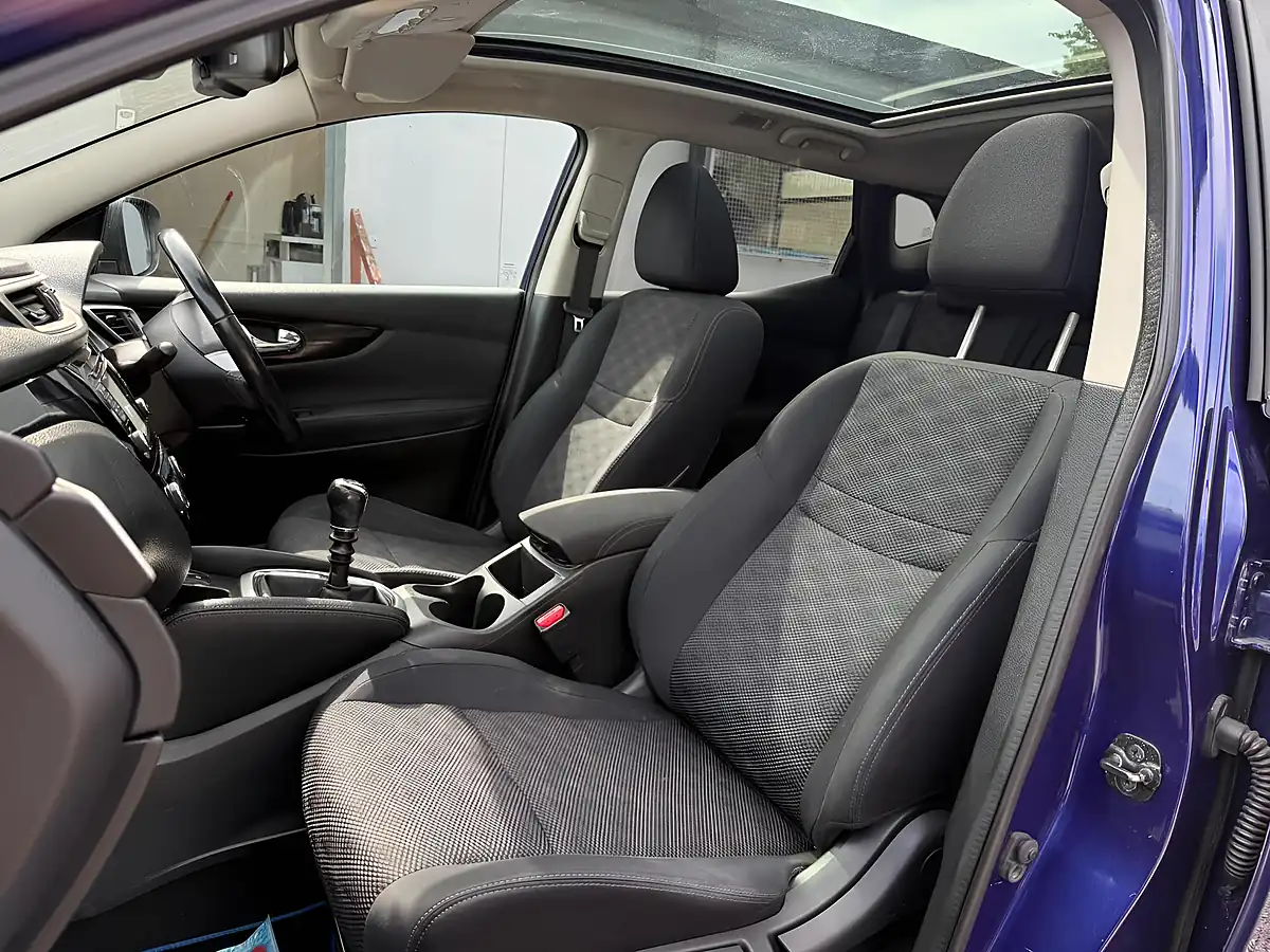 Used 2015 Nissan Qashqai N-Tec+ Blue - Interior and Exterior details 11
