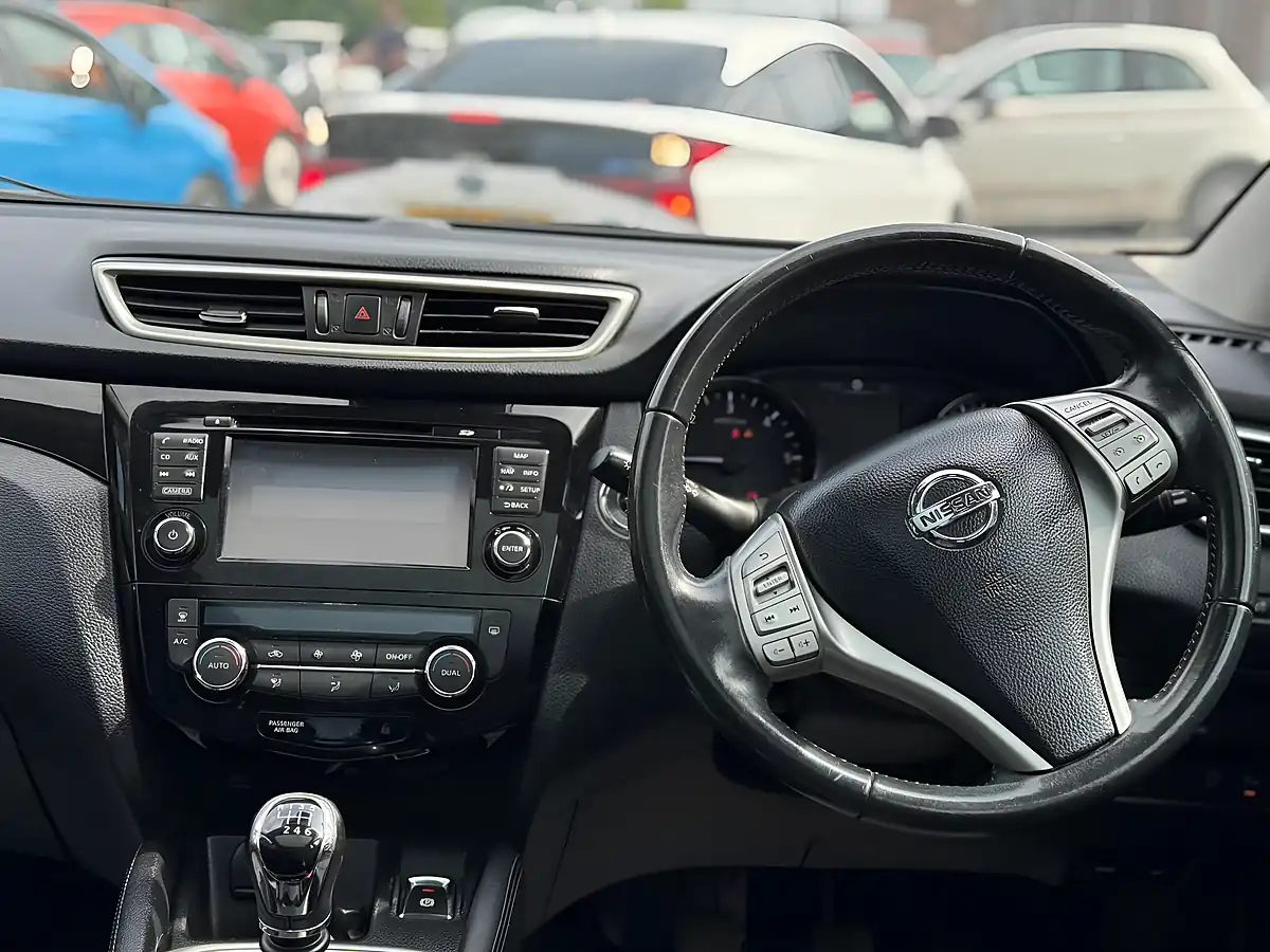 Used 2015 Nissan Qashqai N-Tec+ Blue - Interior and Exterior details 13