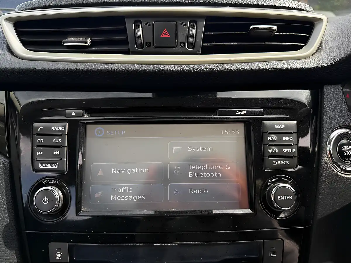 Used 2015 Nissan Qashqai N-Tec+ Blue - Interior and Exterior details 15