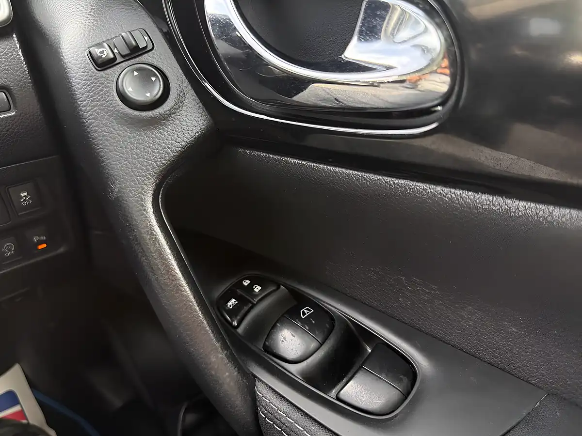 Used 2015 Nissan Qashqai N-Tec+ Blue - Interior and Exterior details 17