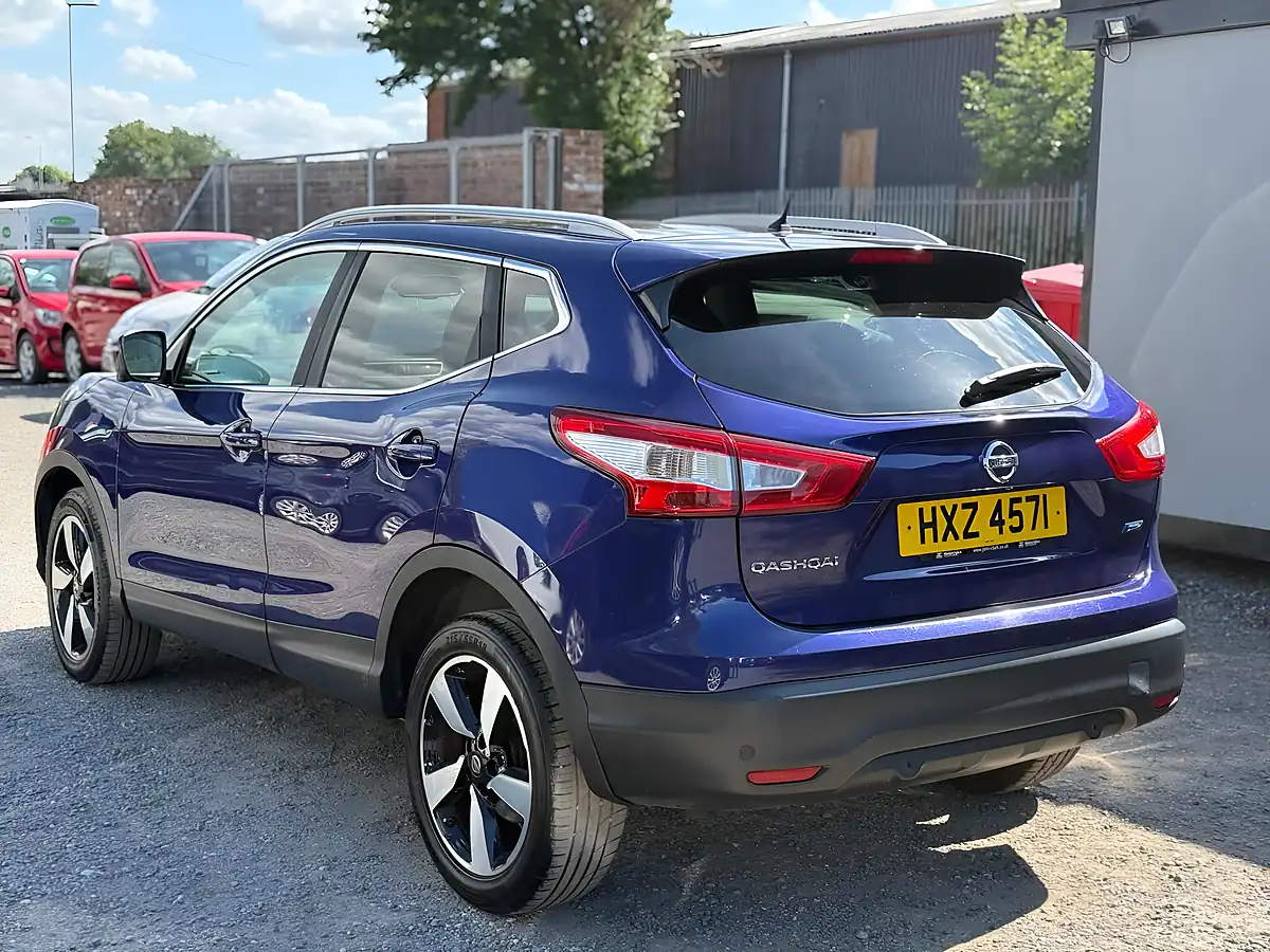 Used 2015 Nissan Qashqai N-Tec+ Blue - Interior and Exterior details 5