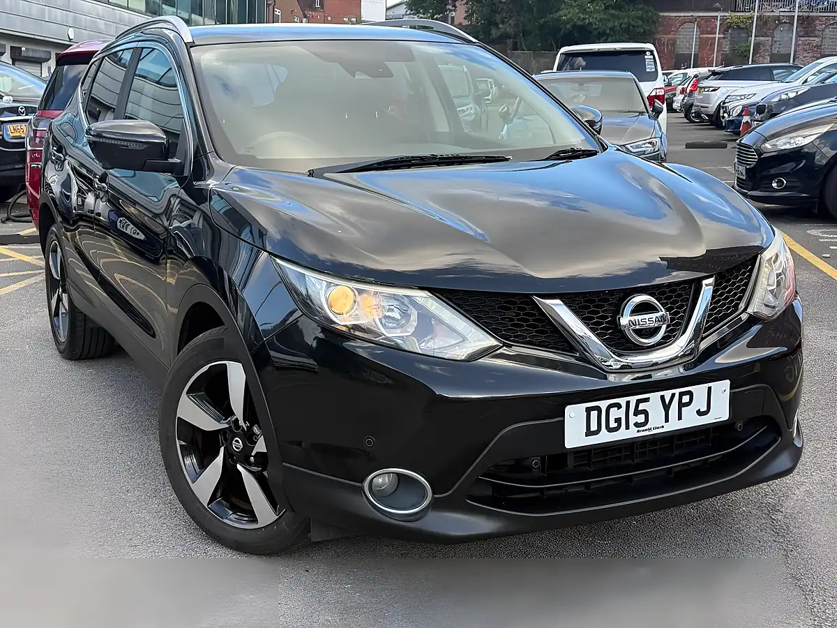 Used 2015 Nissan Qashqai N-Tec Blue - Front View