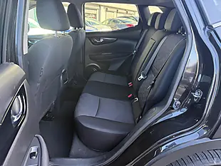 Used 2015 Nissan Qashqai N-Tec Blue - Interior and Exterior details 14