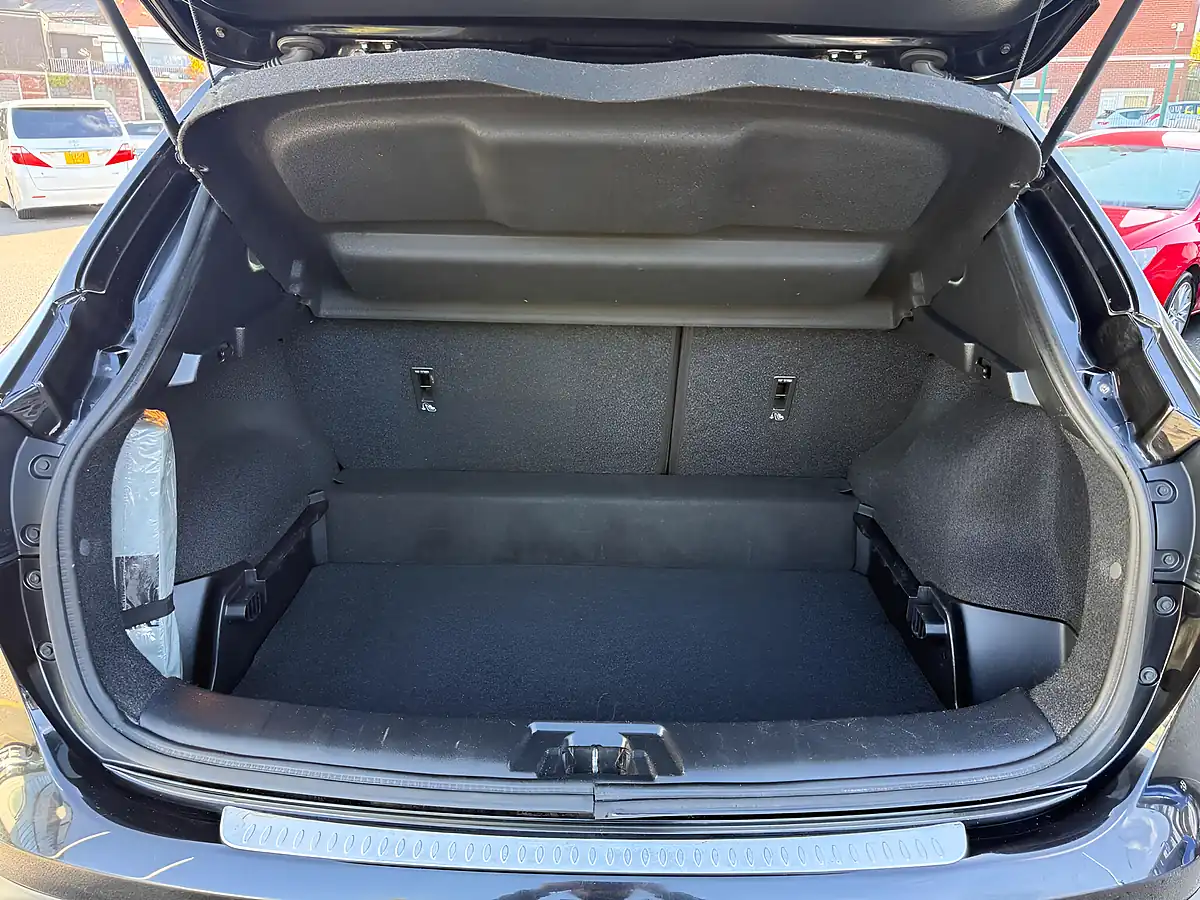 Used 2015 Nissan Qashqai N-Tec Blue - Interior and Exterior details 18