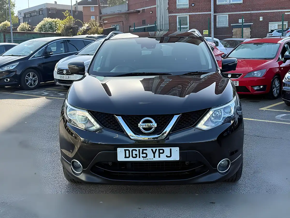 Used 2015 Nissan Qashqai N-Tec Blue - Interior and Exterior details 2