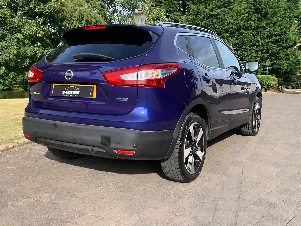 Used 2015 Nissan Qashqai N-Tec+ Blue - Interior and Exterior details 10