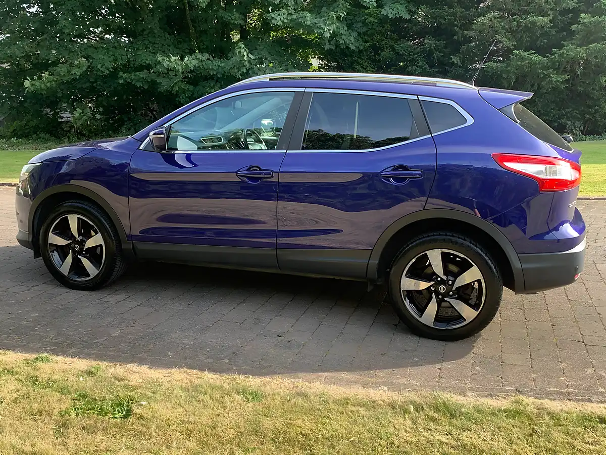 Used 2015 Nissan Qashqai N-Tec+ Blue - Interior and Exterior details 12