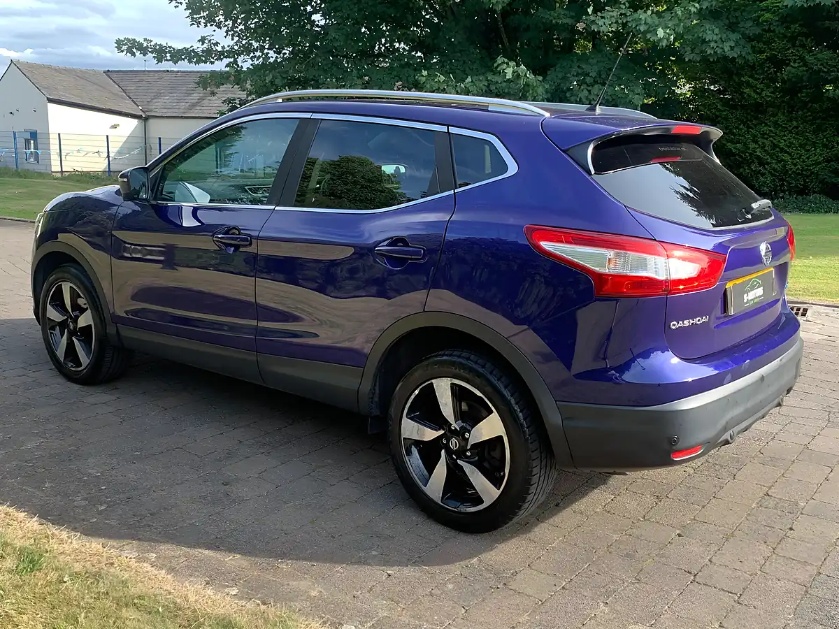 Used 2015 Nissan Qashqai N-Tec+ Blue - Interior and Exterior details 13