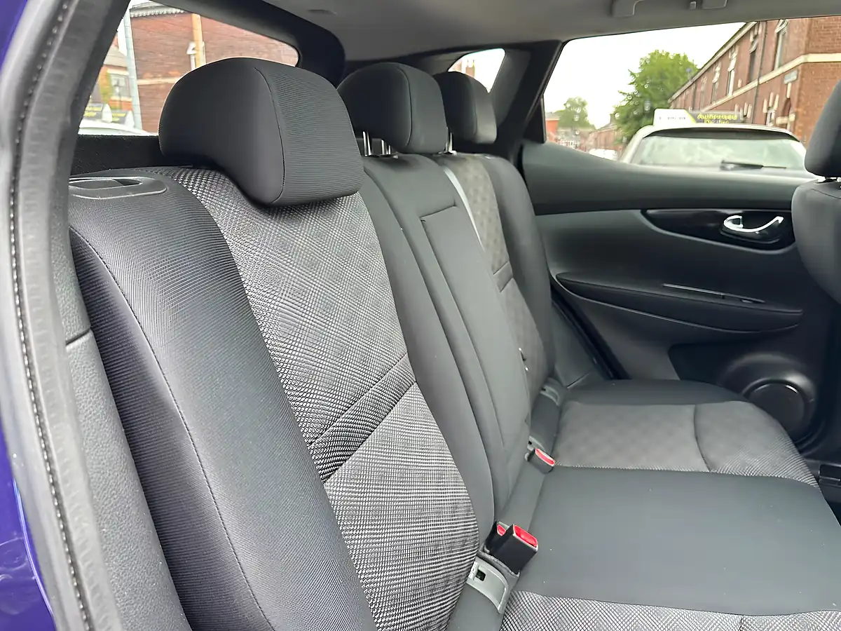 Used 2015 Nissan Qashqai N-Tec+ Blue - Interior and Exterior details 13