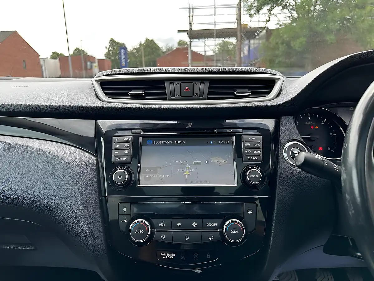 Used 2015 Nissan Qashqai N-Tec+ Blue - Interior and Exterior details 14