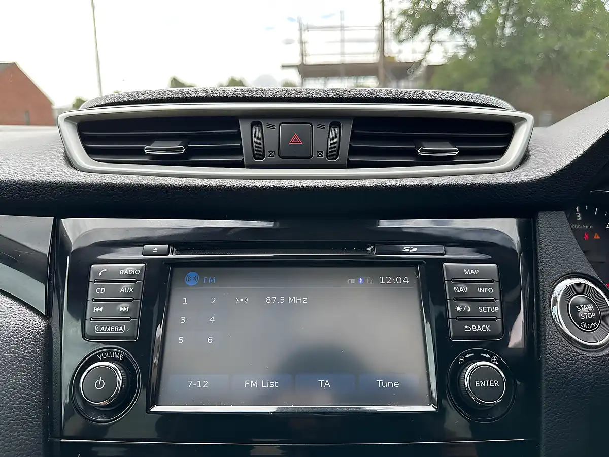 Used 2015 Nissan Qashqai N-Tec+ Blue - Interior and Exterior details 16