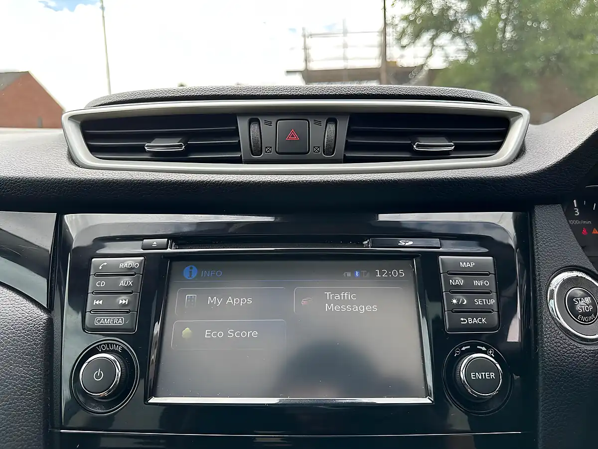 Used 2015 Nissan Qashqai N-Tec+ Blue - Interior and Exterior details 17