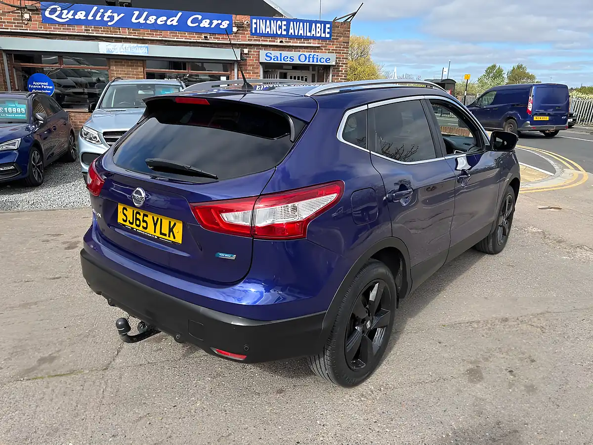 Used 2015 Nissan Qashqai N-Tec+ Blue - Interior and Exterior details 10