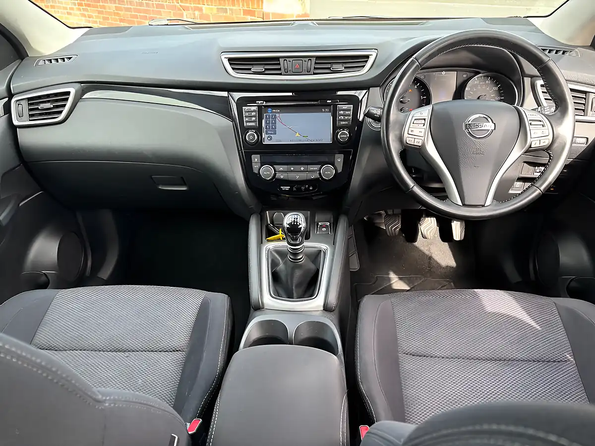 Used 2015 Nissan Qashqai N-Tec+ Blue - Interior and Exterior details 13