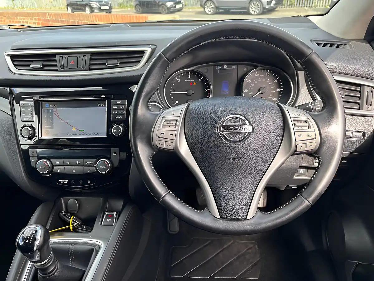 Used 2015 Nissan Qashqai N-Tec+ Blue - Interior and Exterior details 14