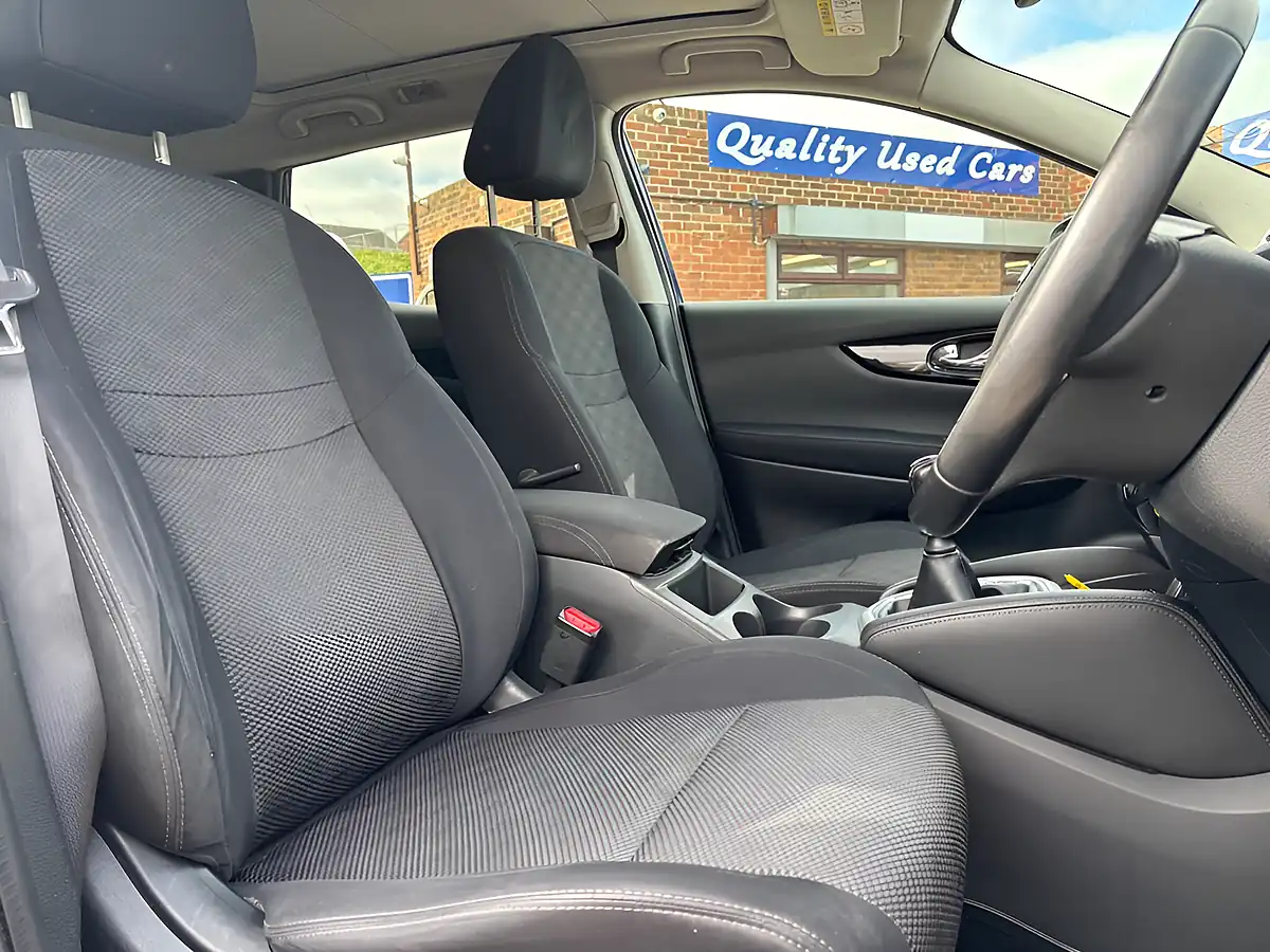 Used 2015 Nissan Qashqai N-Tec+ Blue - Interior and Exterior details 17