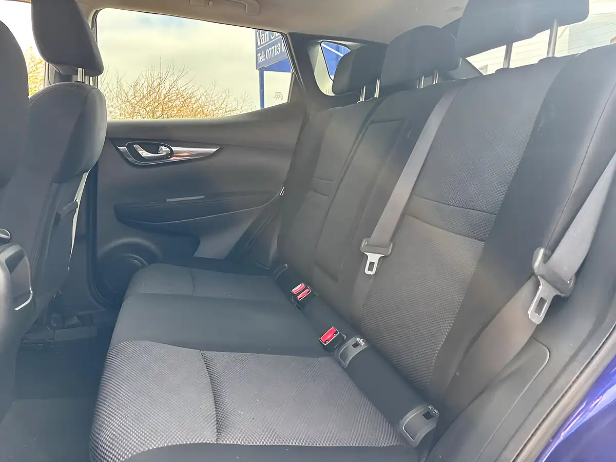 Used 2015 Nissan Qashqai N-Tec+ Blue - Interior and Exterior details 19