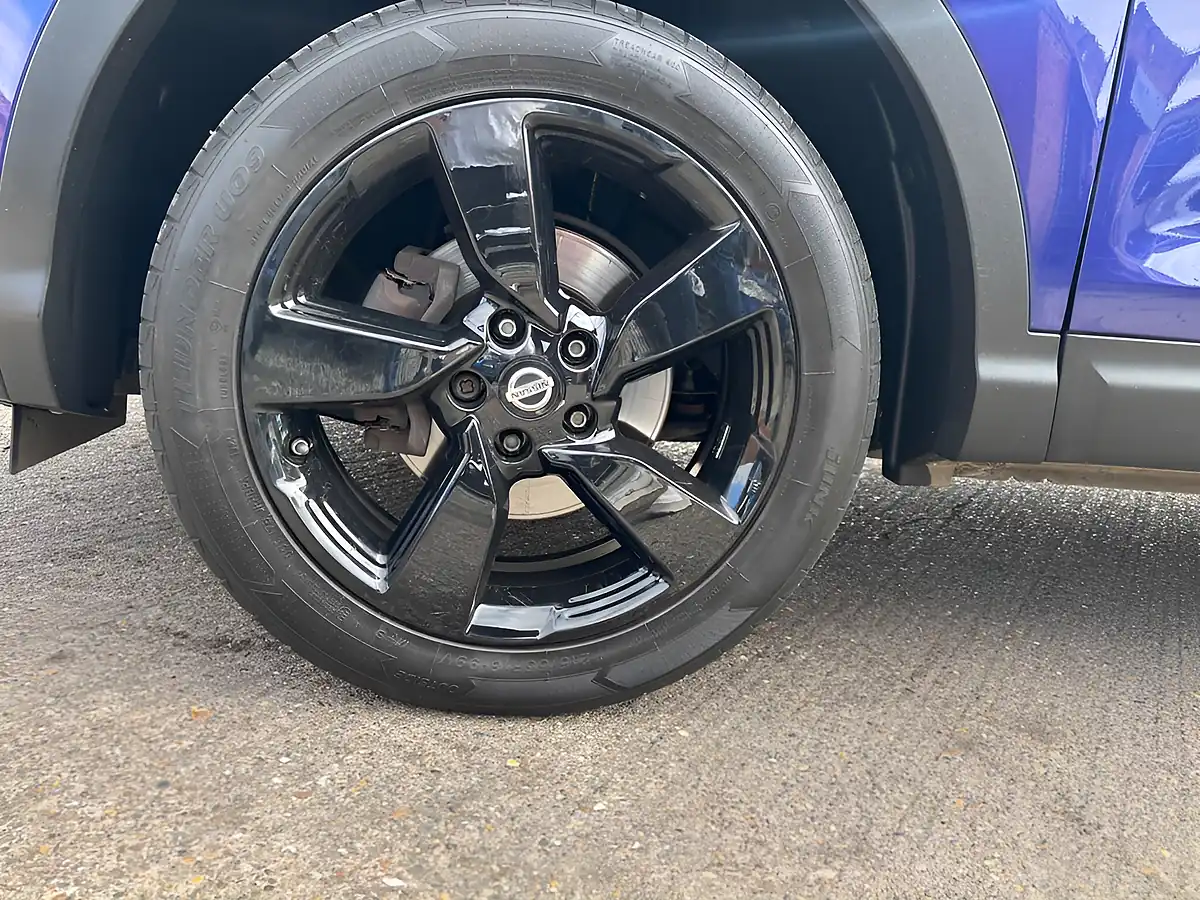 Used 2015 Nissan Qashqai N-Tec+ Blue - Interior and Exterior details 8