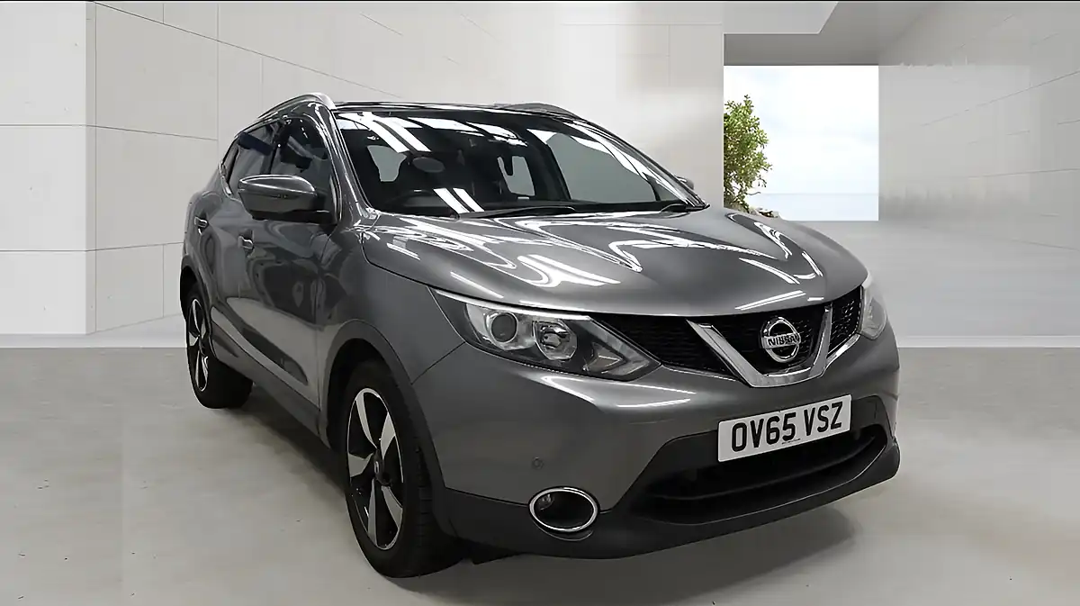 Used 2015 Nissan Qashqai N-Tec+ Grey - Front View