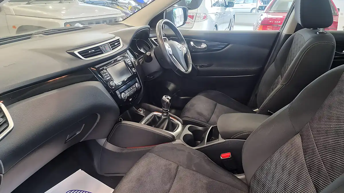 Used 2015 Nissan Qashqai N-Tec+ Grey - Interior and Exterior details 16