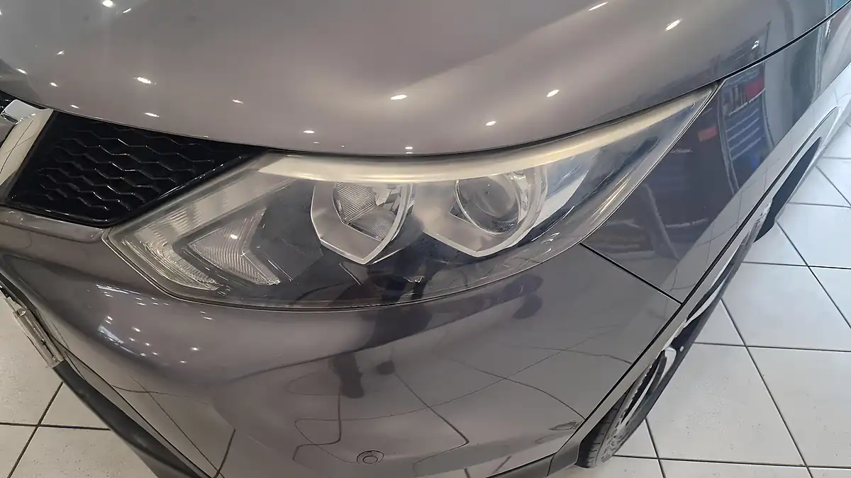 Used 2015 Nissan Qashqai N-Tec+ Grey - Interior and Exterior details 17