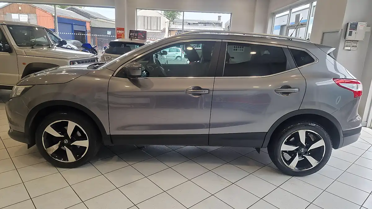 Used 2015 Nissan Qashqai N-Tec+ Grey - Interior and Exterior details 7