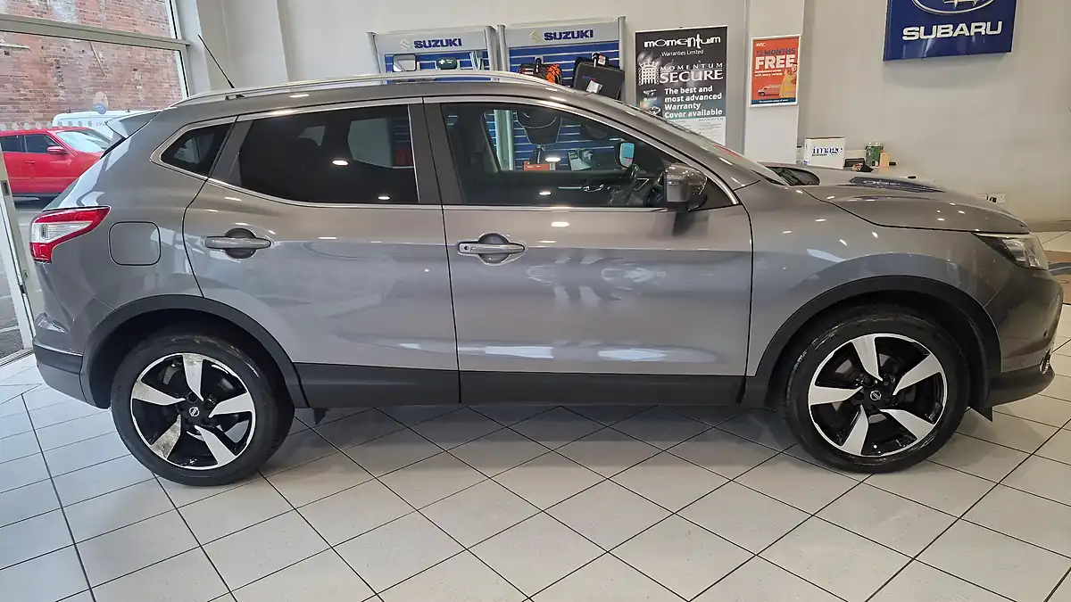 Used 2015 Nissan Qashqai N-Tec+ Grey - Interior and Exterior details 8
