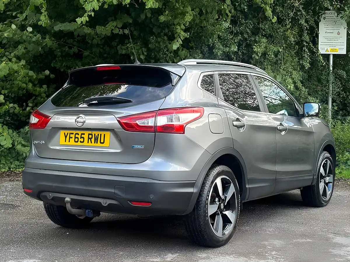 Used 2015 Nissan Qashqai N-Tec+ Grey - Interior and Exterior details 11