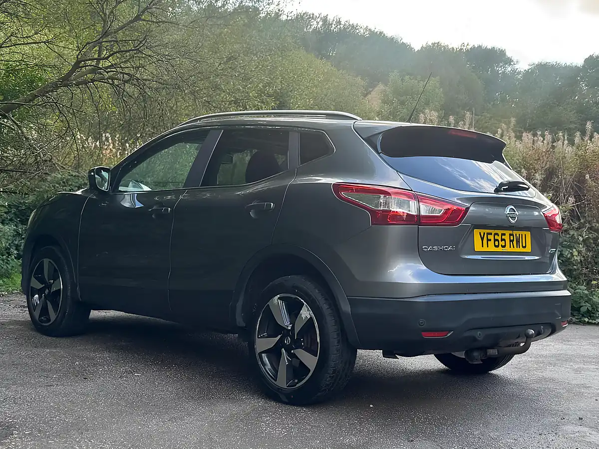 Used 2015 Nissan Qashqai N-Tec+ Grey - Interior and Exterior details 12