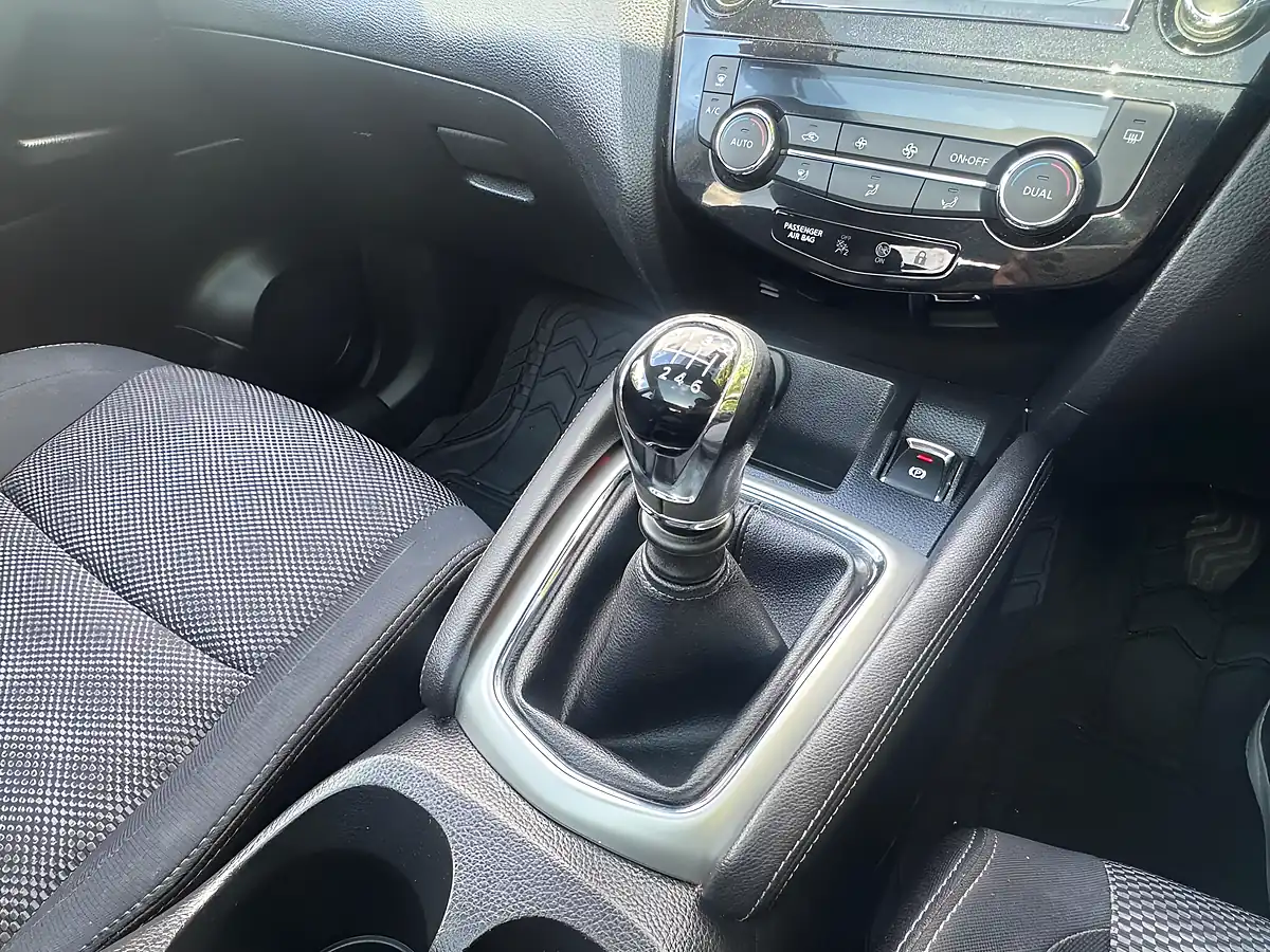 Used 2015 Nissan Qashqai N-Tec+ Grey - Interior and Exterior details 20