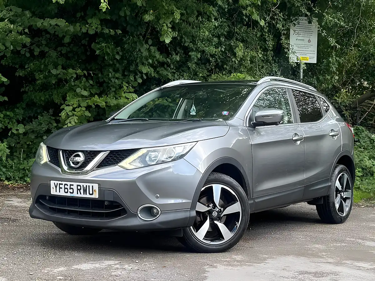 Used 2015 Nissan Qashqai N-Tec+ Grey - Interior and Exterior details 6