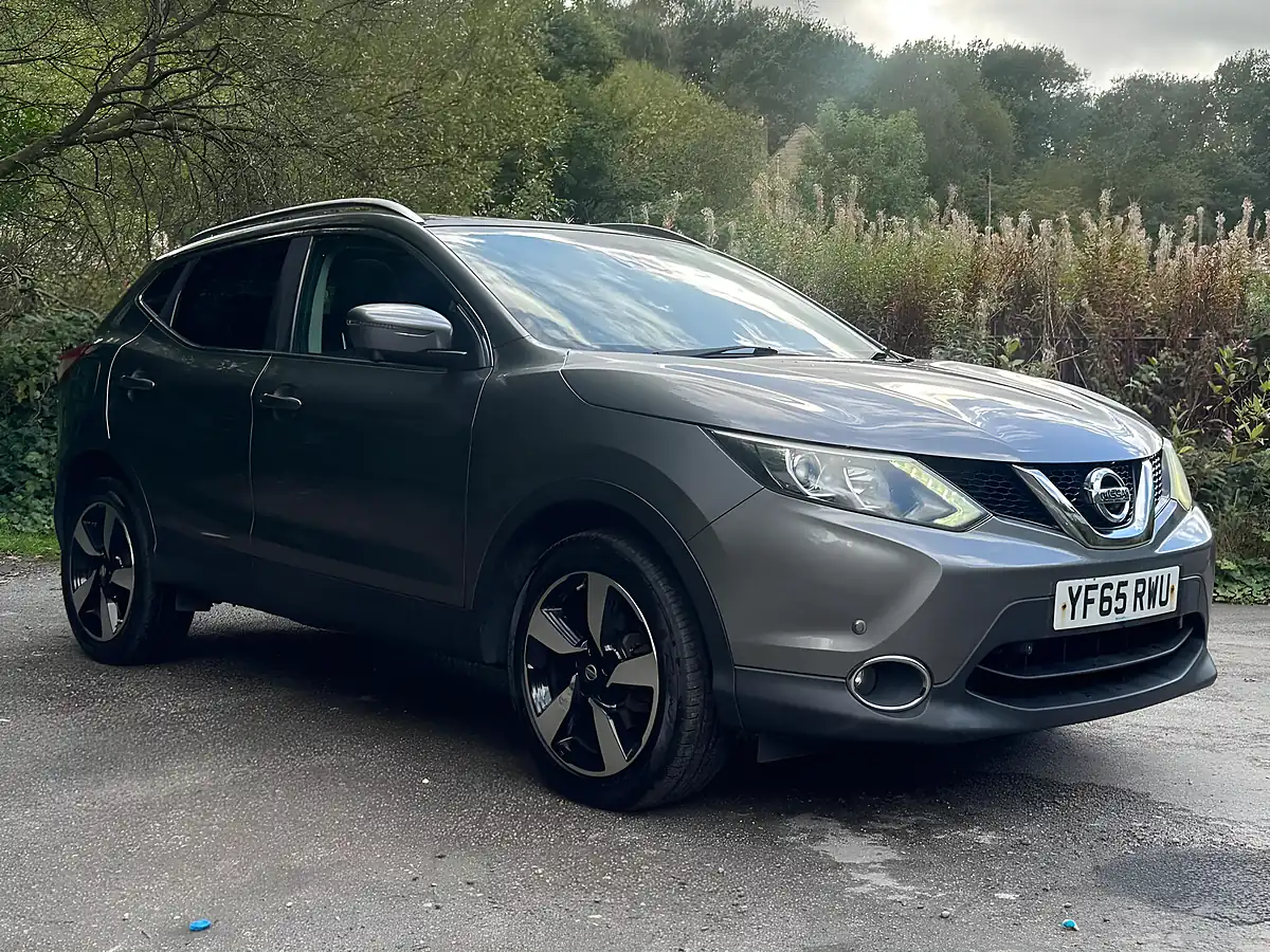 Used 2015 Nissan Qashqai N-Tec+ Grey - Interior and Exterior details 9