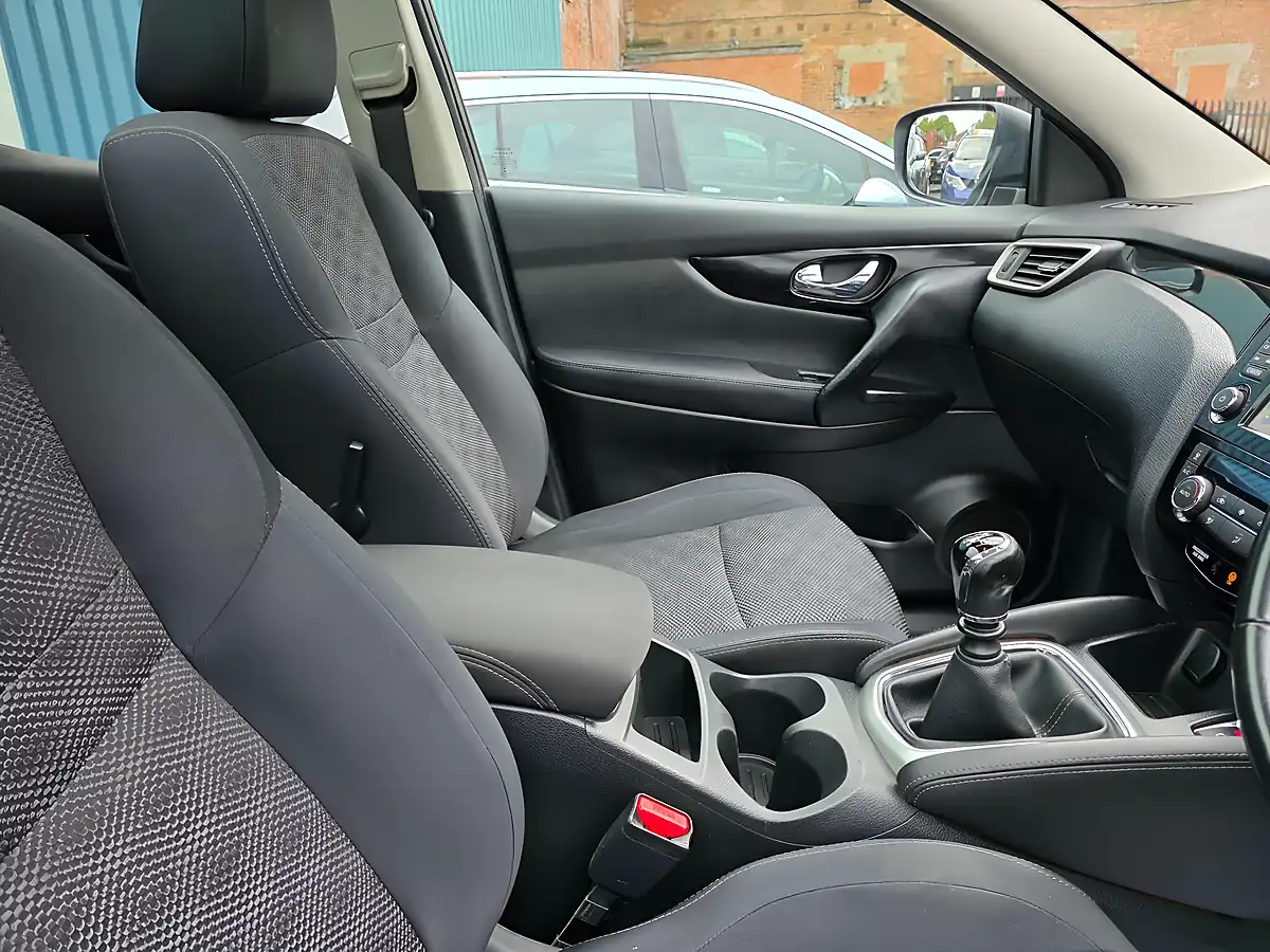 Used 2015 Nissan Qashqai N-Tec+ Grey - Interior and Exterior details 11